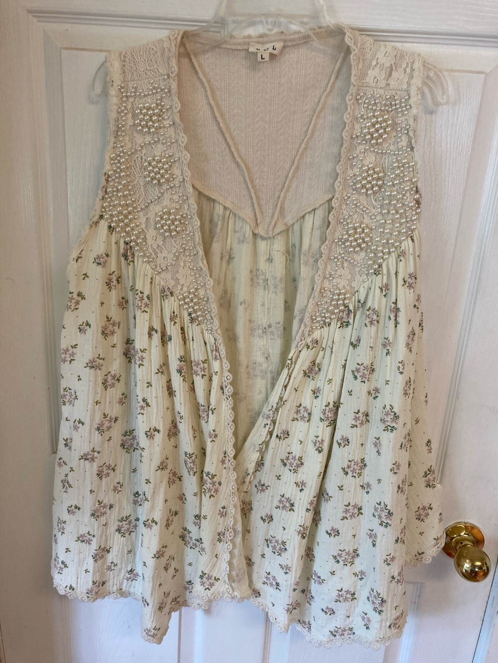 POL Bohemian Cream Floral Lace & Pearl Trimmed Open Front Vest
